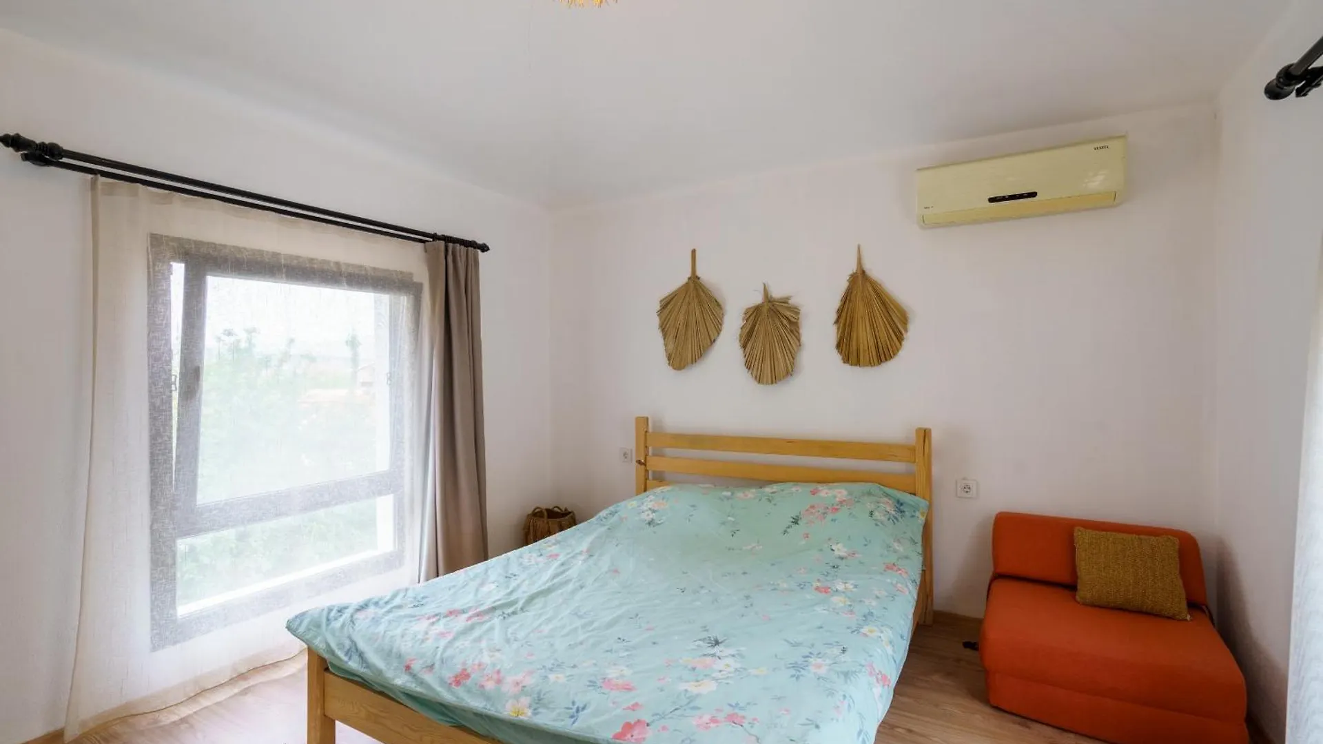 Koey Icinde Zevkle Doesenmis Oezel Havuzlu Lueks Tas Villa Kusadasi
