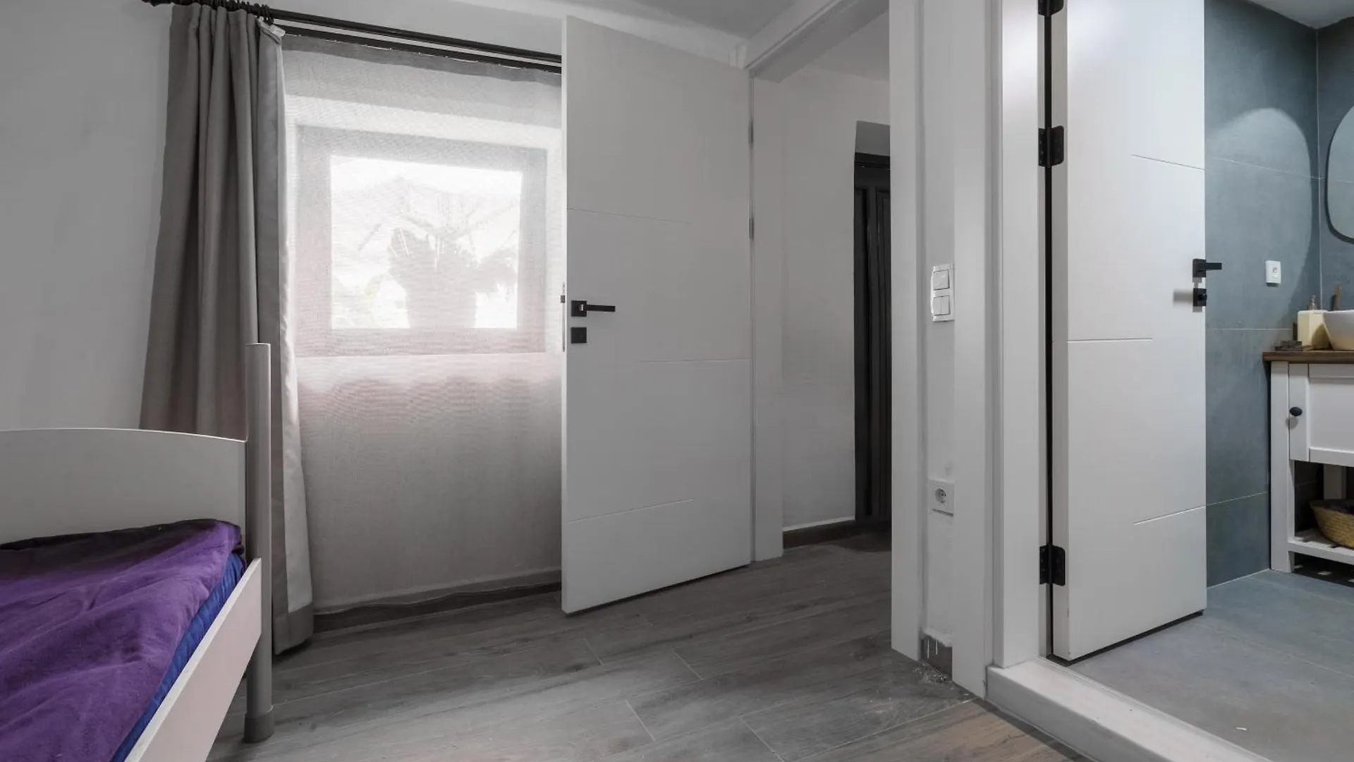 Koey Icinde Zevkle Doesenmis Oezel Havuzlu Lueks Tas Villa Kusadasi